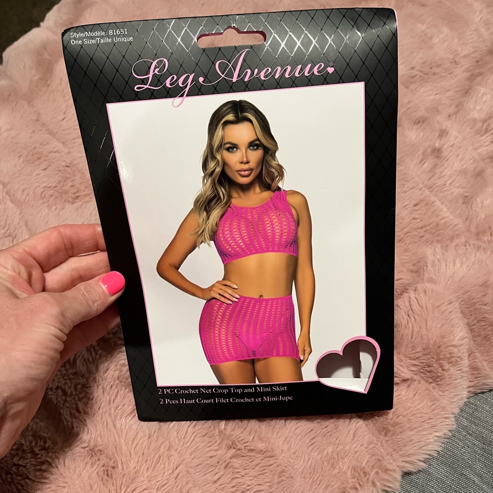 Leg Avenue Weekend Getaway Crop Top Set